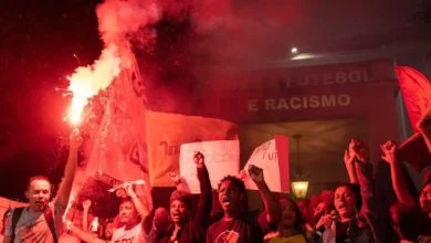 احتجاجات أمام قنصلية إسبانيا في ساو باولو بسبب فينيسيوس